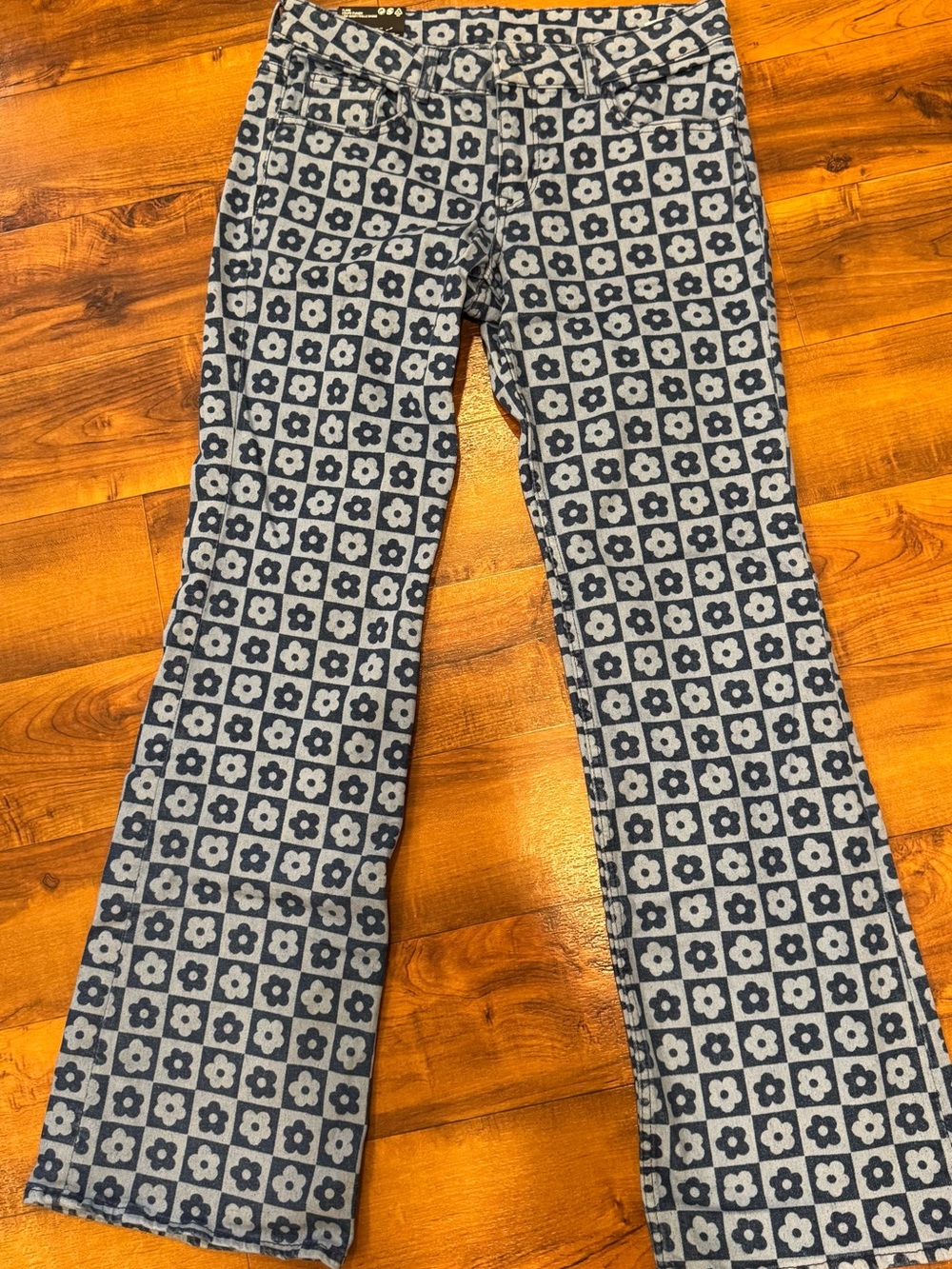 Women’s H&M Divided Disco Checkerboard Daisy Flower flare Denim Jeans size 8 NWT